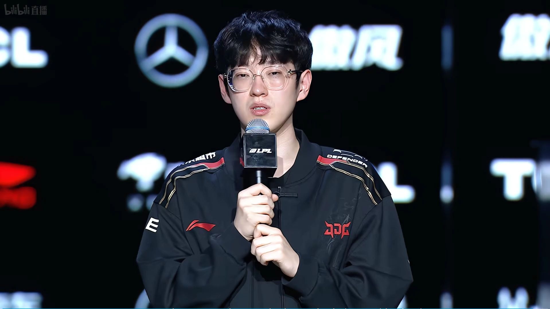 南宫28- DWG不断突破！，Scout连续十场比赛得分超过领先优势明显赛场气氛高涨