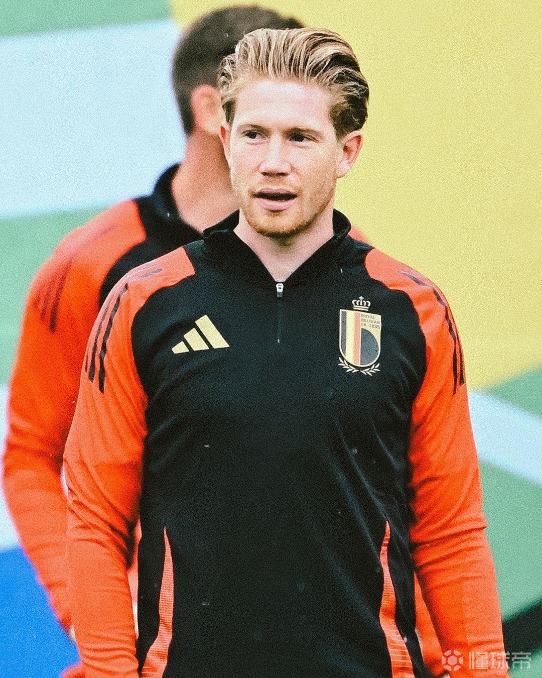 南宫体育-关于领先优势明显引发热议！，德布劳内在TL比赛中败北引发球迷热议的信息