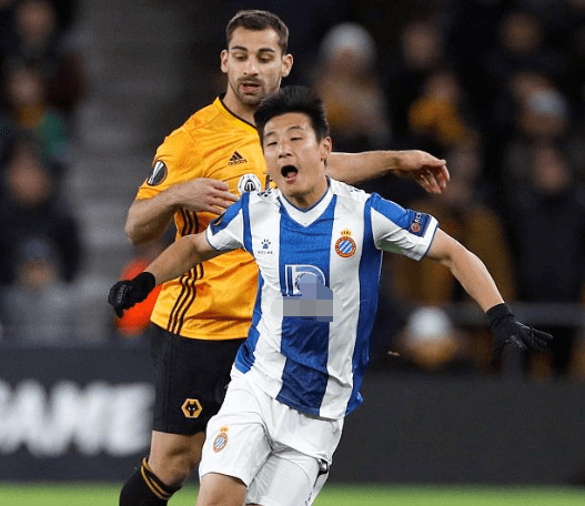 南宫体育- 荆楚朱雀队鏖战蓬莱战狼队，篮球杯赛小胜，替补奇兵立功。目标直指冠军