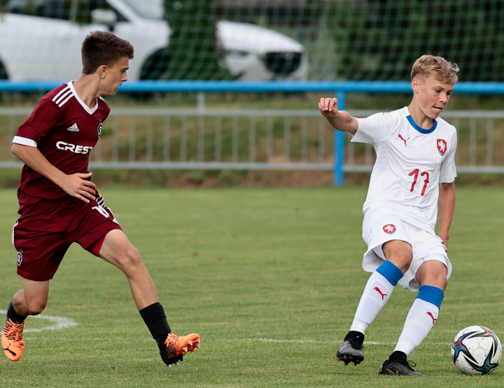  莱比锡发布备战花絮，冲刺阶段内部沟通，葡超任务艰巨，球探报告显示潜力